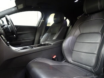 Used Jaguar XE 2019 for sale - 78433902: Photo