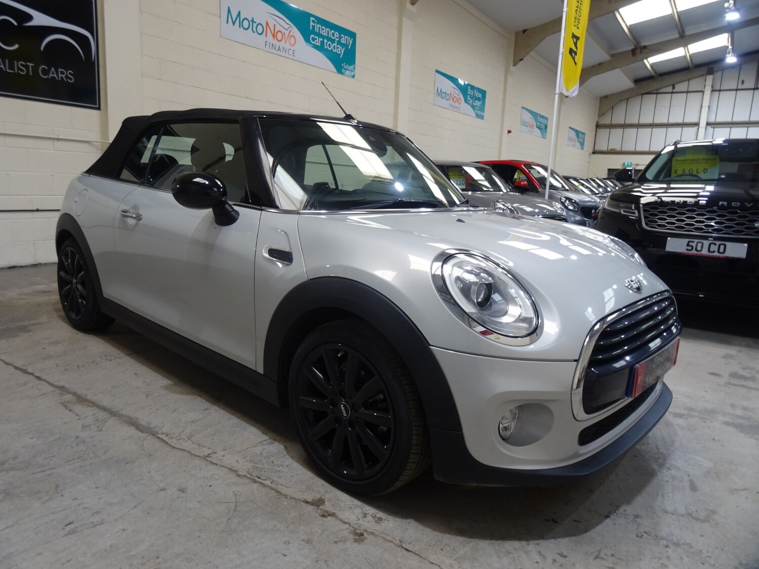 Used MINI Convertible 2017 for sale - 77950983: Photo 11