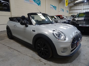 Used MINI Convertible 2017 for sale - 77950983: Photo
