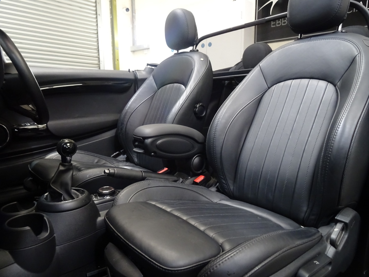 Used MINI Convertible 2017 for sale - 77950983: Photo 2