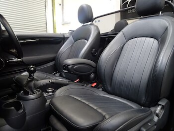 Used MINI Convertible 2017 for sale - 77950983: Photo