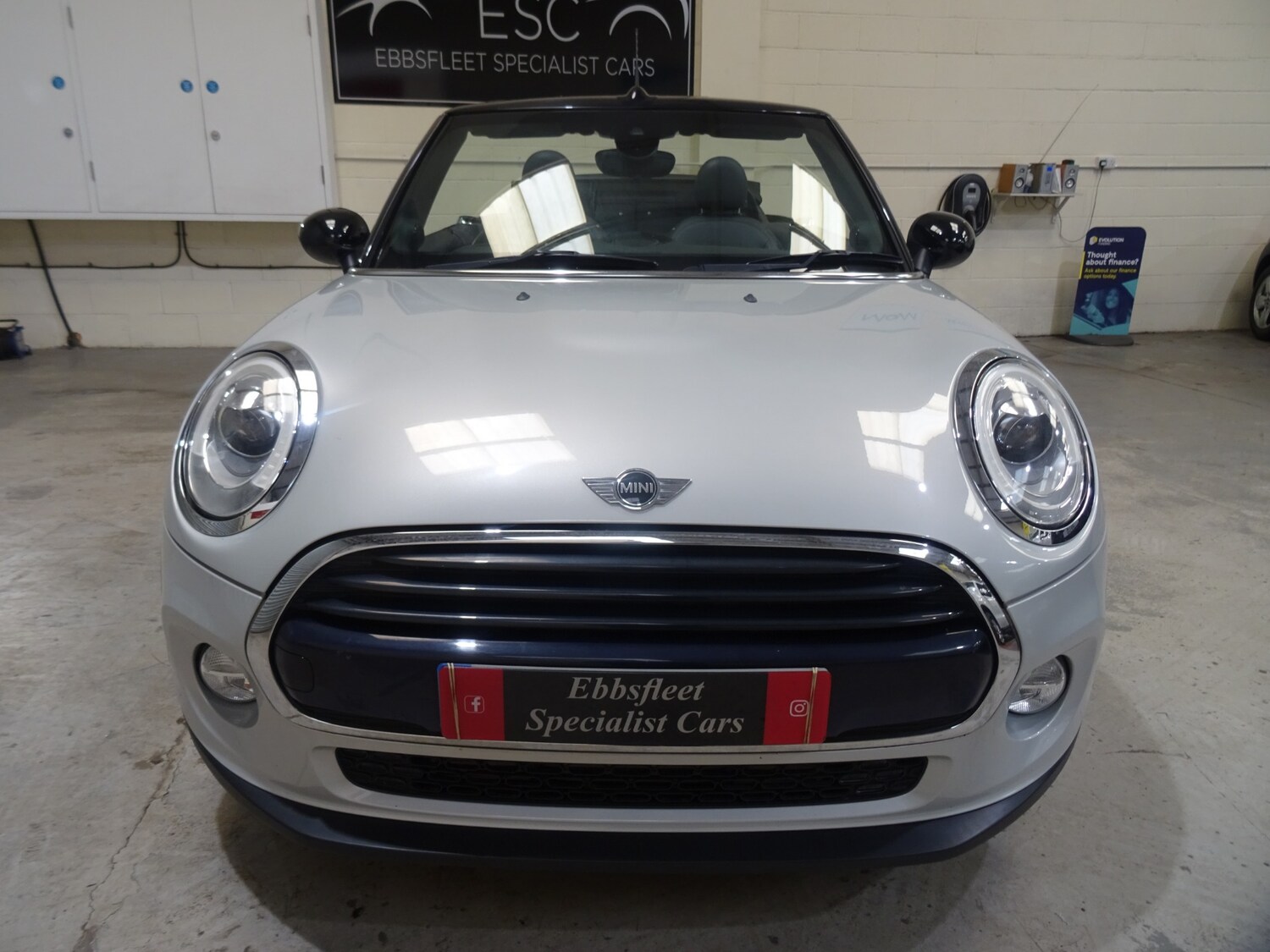 Used MINI Convertible 2017 for sale - 77950983: Photo 6