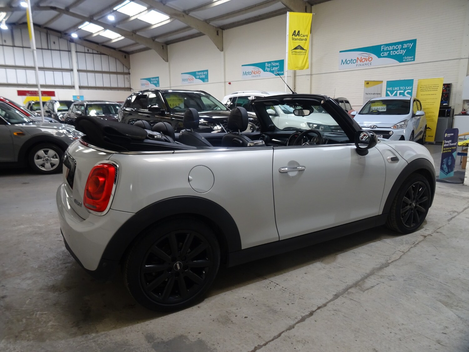 Used MINI Convertible 2017 for sale - 77950983: Photo 7