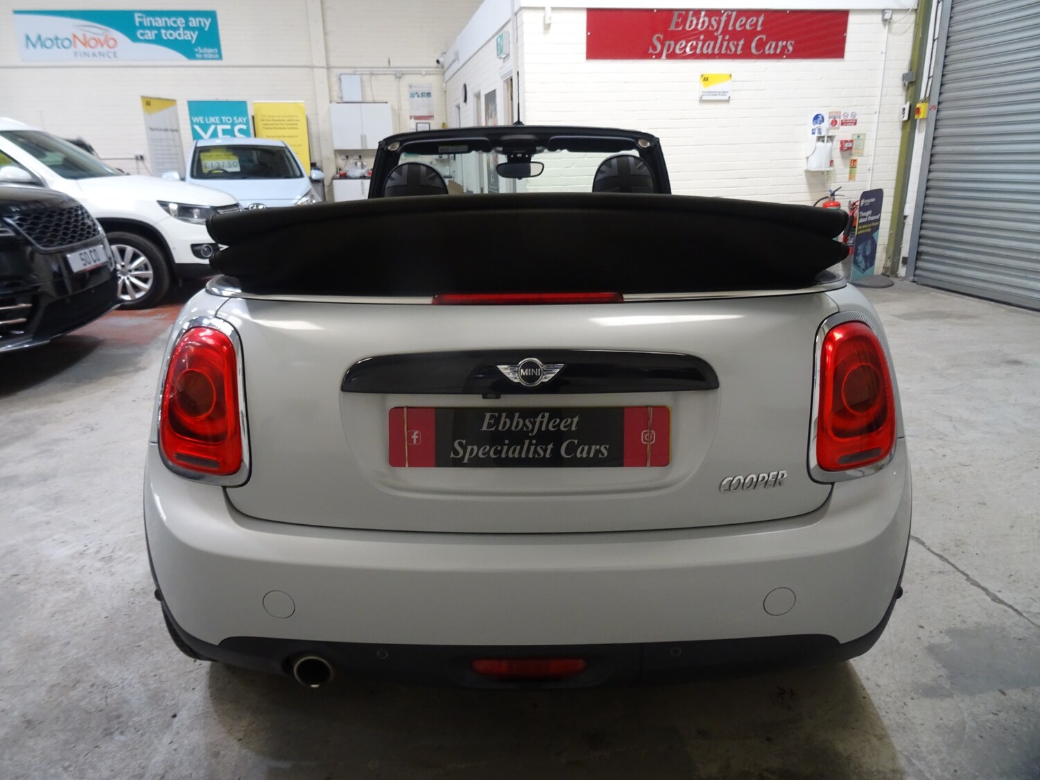 Used MINI Convertible 2017 for sale - 77950983: Photo 8