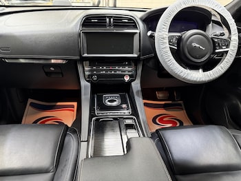 Used Jaguar F-Pace 2020 for sale - 79364920: Photo