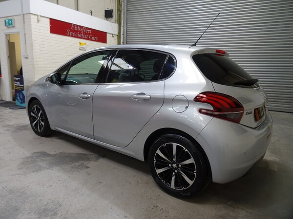 Used Peugeot 208 2016 for sale - 76091298: Photo 13