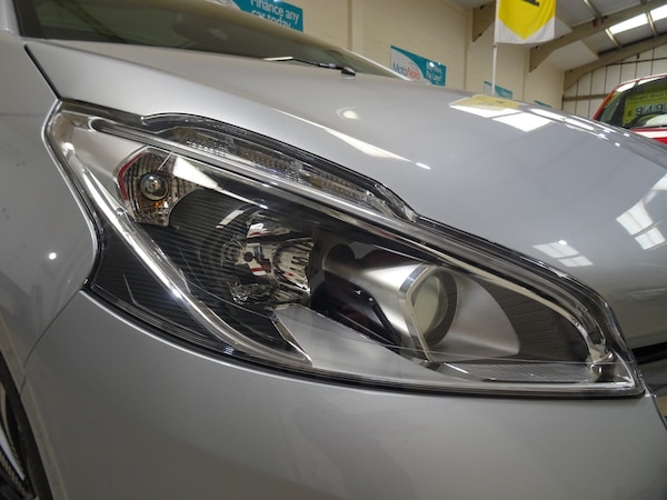 Used Peugeot 208 2016 for sale - 76091298: Photo 17
