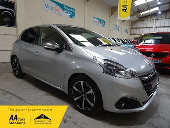 Peugeot - 208