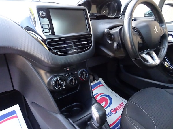 Used Peugeot 208 2016 for sale - 76091298: Photo 25