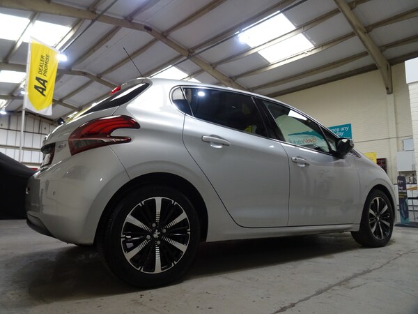 Used Peugeot 208 2016 for sale - 76091298: Photo 34