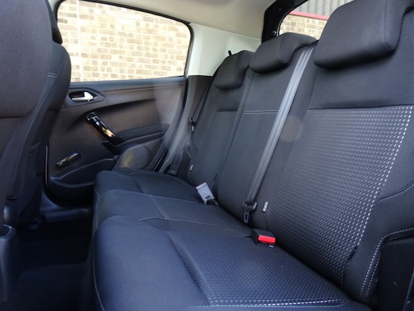 Used Peugeot 208 2016 for sale - 76091298: Photo 6