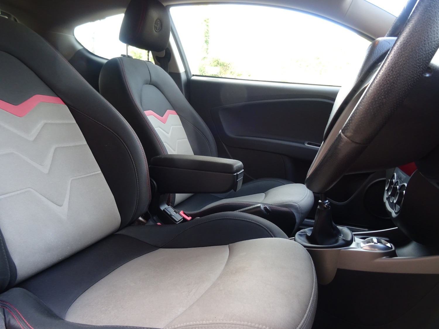 Used Alfa Romeo MiTo 2014 for sale - 76518563: Photo 5