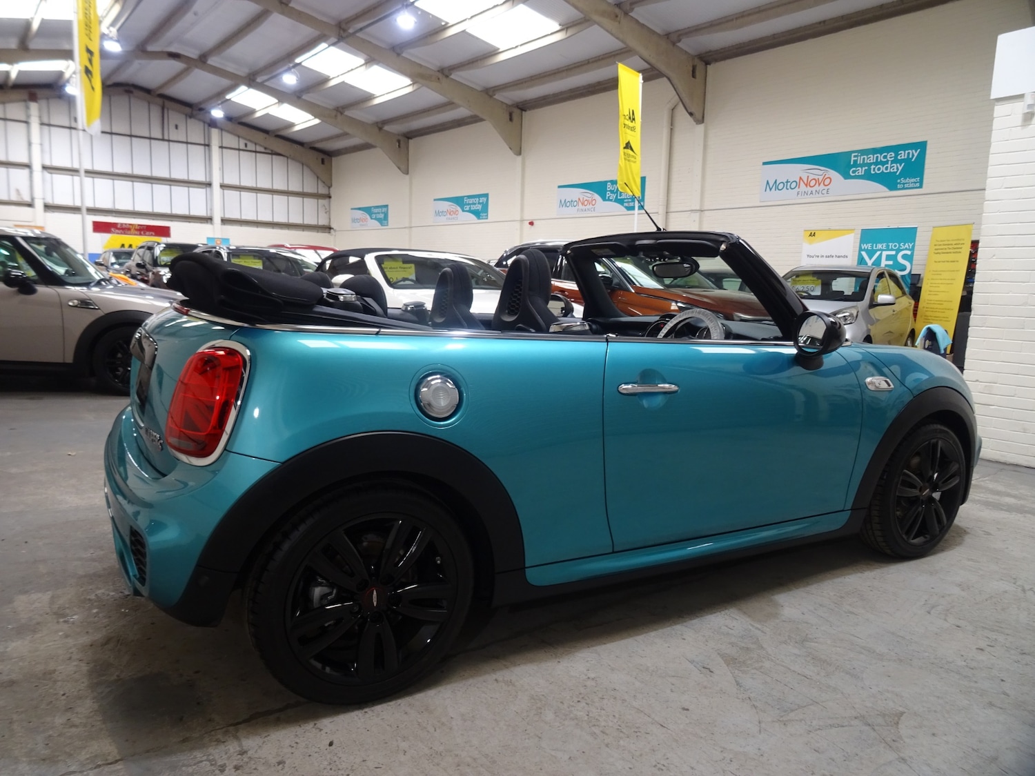 Used MINI Convertible 2019 for sale - 77663704: Photo 11