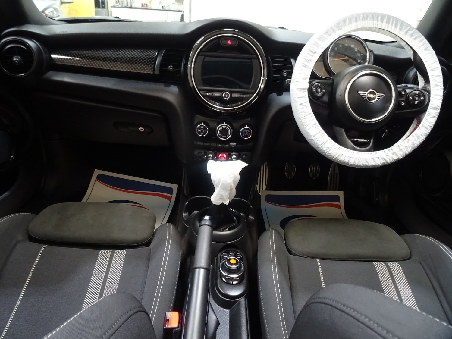 Used MINI Convertible 2019 for sale - 77663704: Photo 2