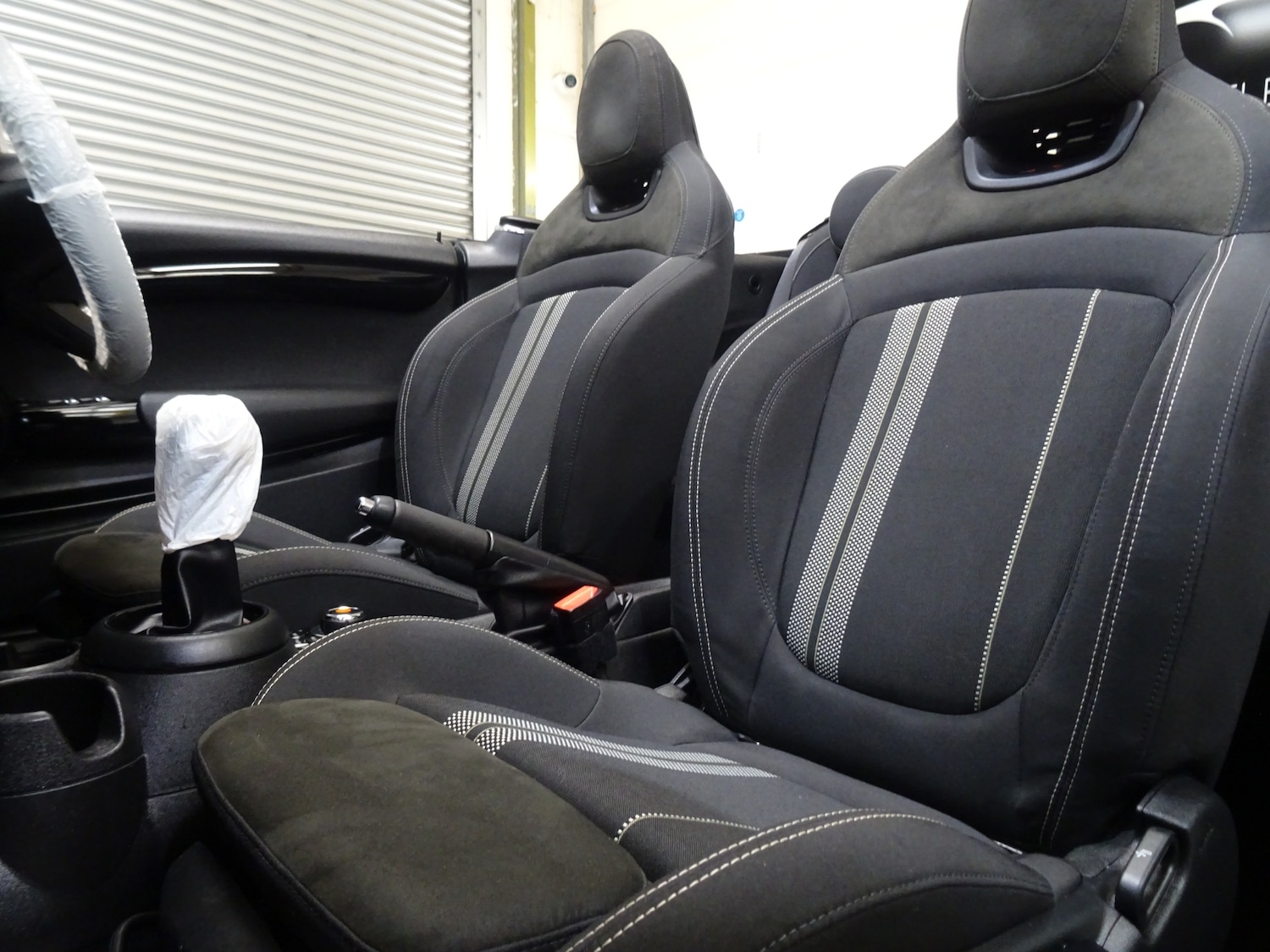 Used MINI Convertible 2019 for sale - 77663704: Photo 24