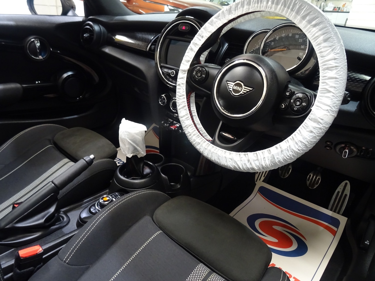 Used MINI Convertible 2019 for sale - 77663704: Photo 9
