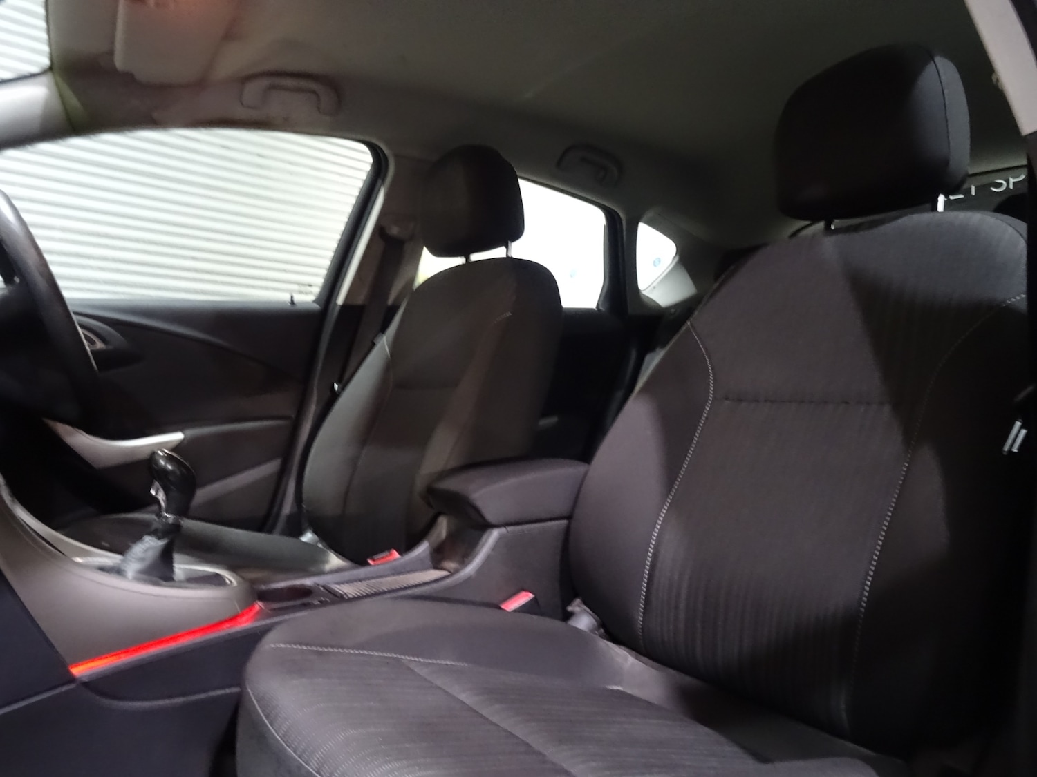 Used Vauxhall Astra 2011 for sale - 77504374: Photo 2