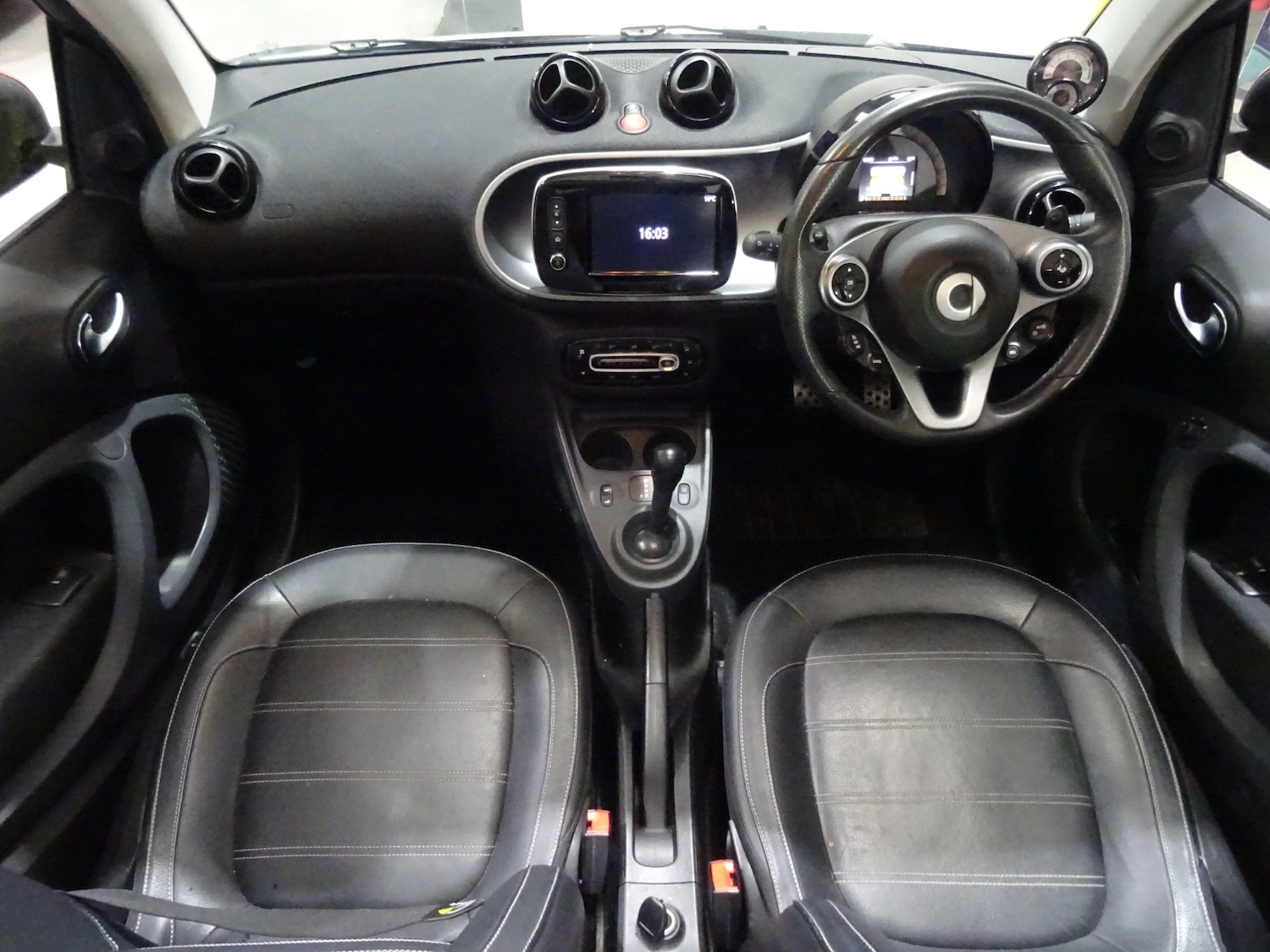 Used smart fortwo 2017 for sale - 77848202: Photo 3