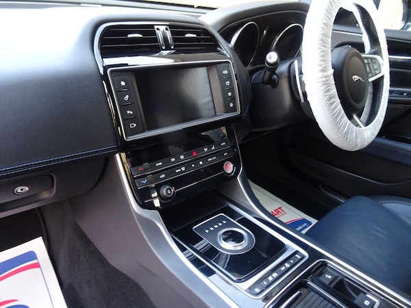 Used Jaguar XE 2018 for sale - 76218914: Photo 25