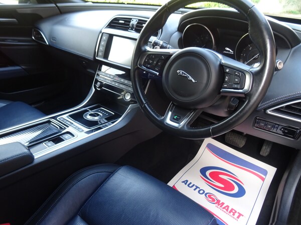 Used Jaguar XE 2018 for sale - 76218914: Photo 30
