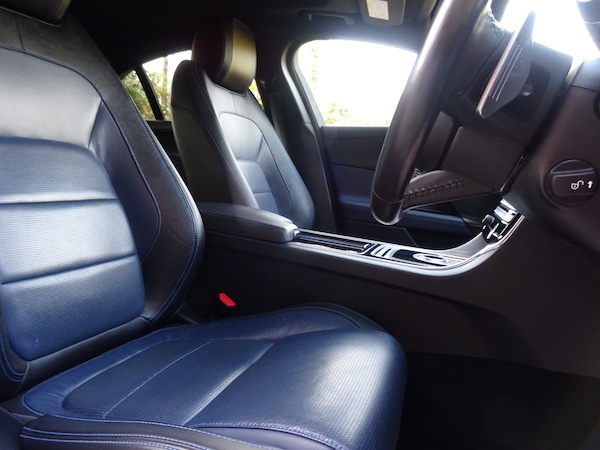 Used Jaguar XE 2018 for sale - 76218914: Photo 31