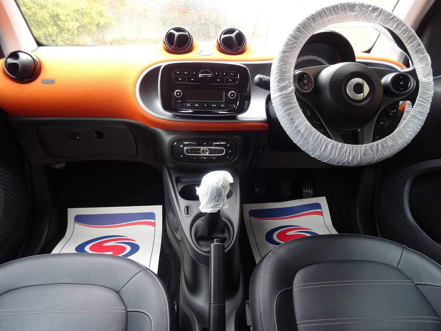 Used smart fortwo 2015 for sale - 76722410: Photo 2