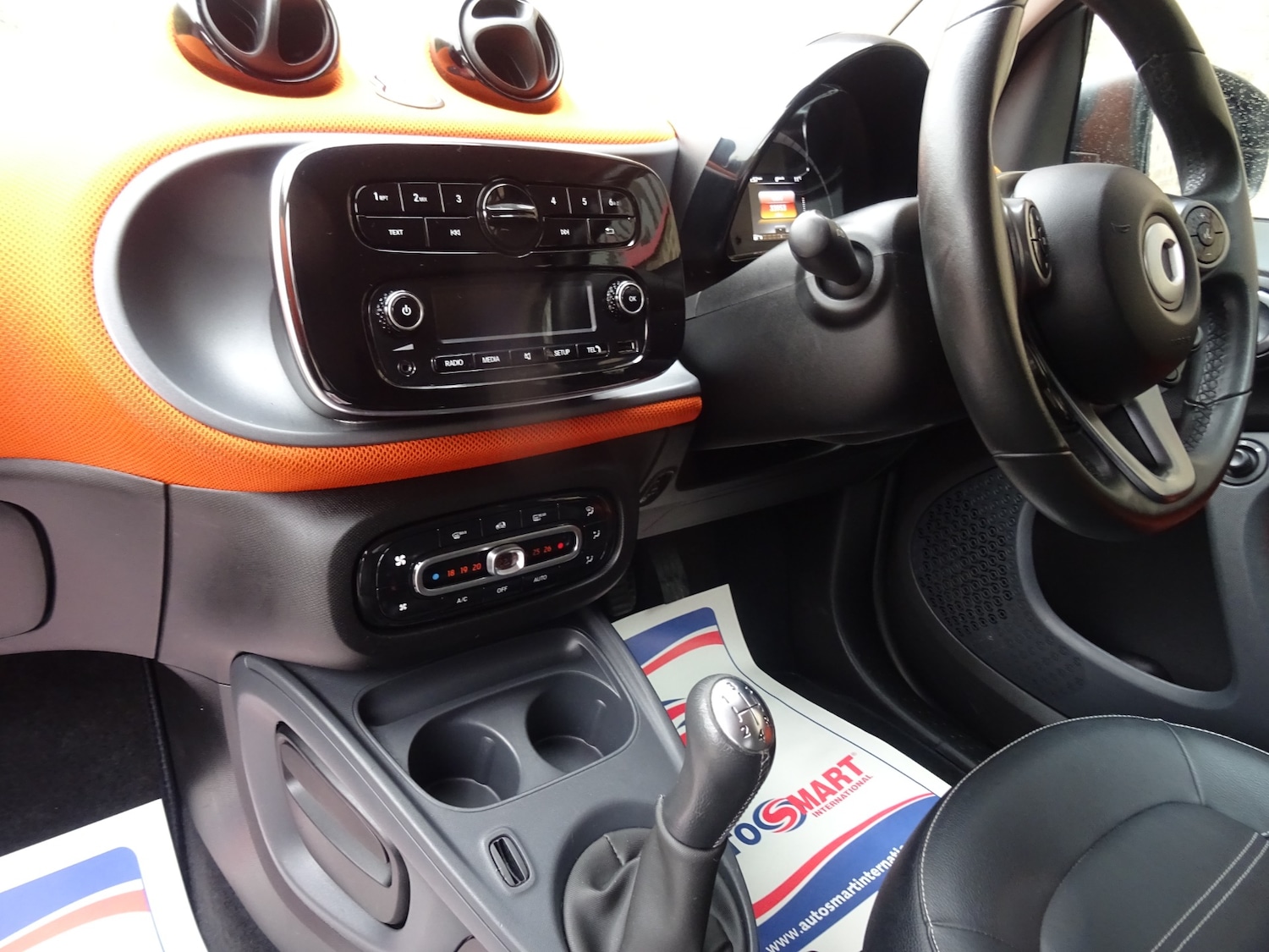 Used smart fortwo 2015 for sale - 76722410: Photo 23