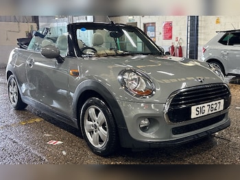 Used MINI Convertible 2017 for sale - 76613568: Photo