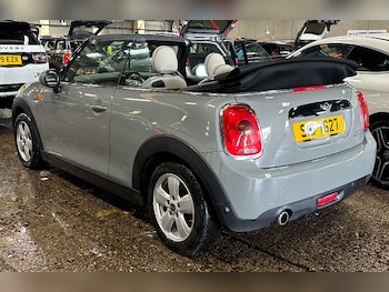Used MINI Convertible 2017 for sale - 76613568: Photo