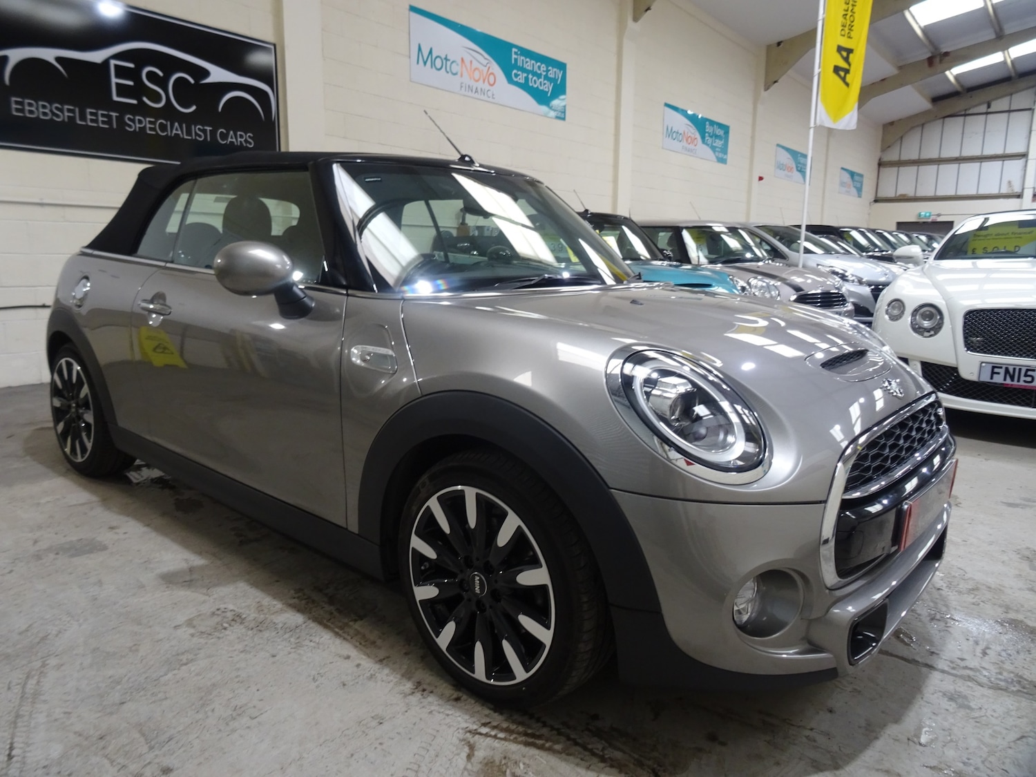 Used MINI Convertible 2018 for sale - 77676571: Photo 12