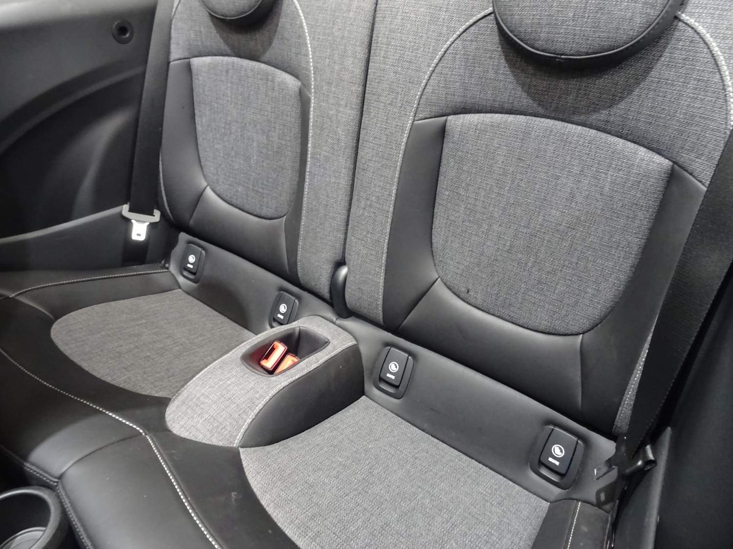 Used MINI Convertible 2018 for sale - 77676571: Photo 3