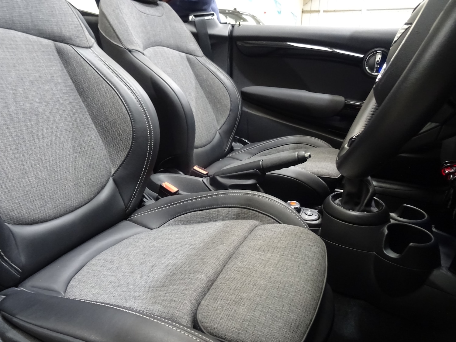 Used MINI Convertible 2018 for sale - 77676571: Photo 6