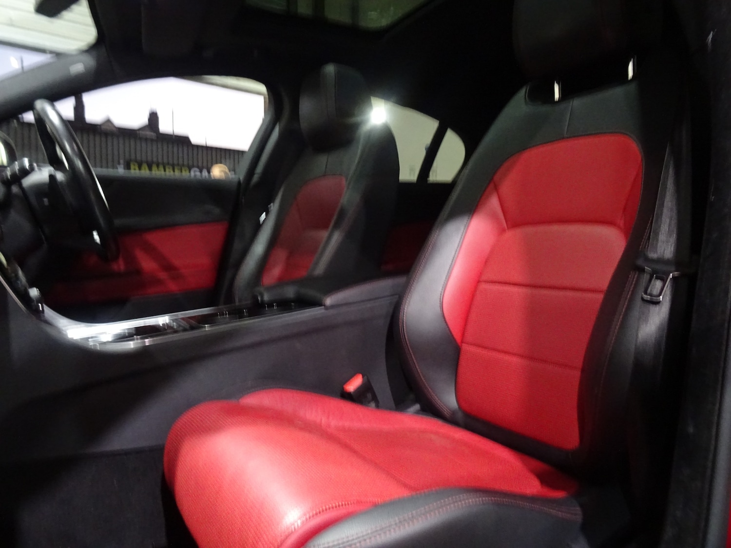 Used Jaguar XE 2015 for sale - 76603027: Photo 3