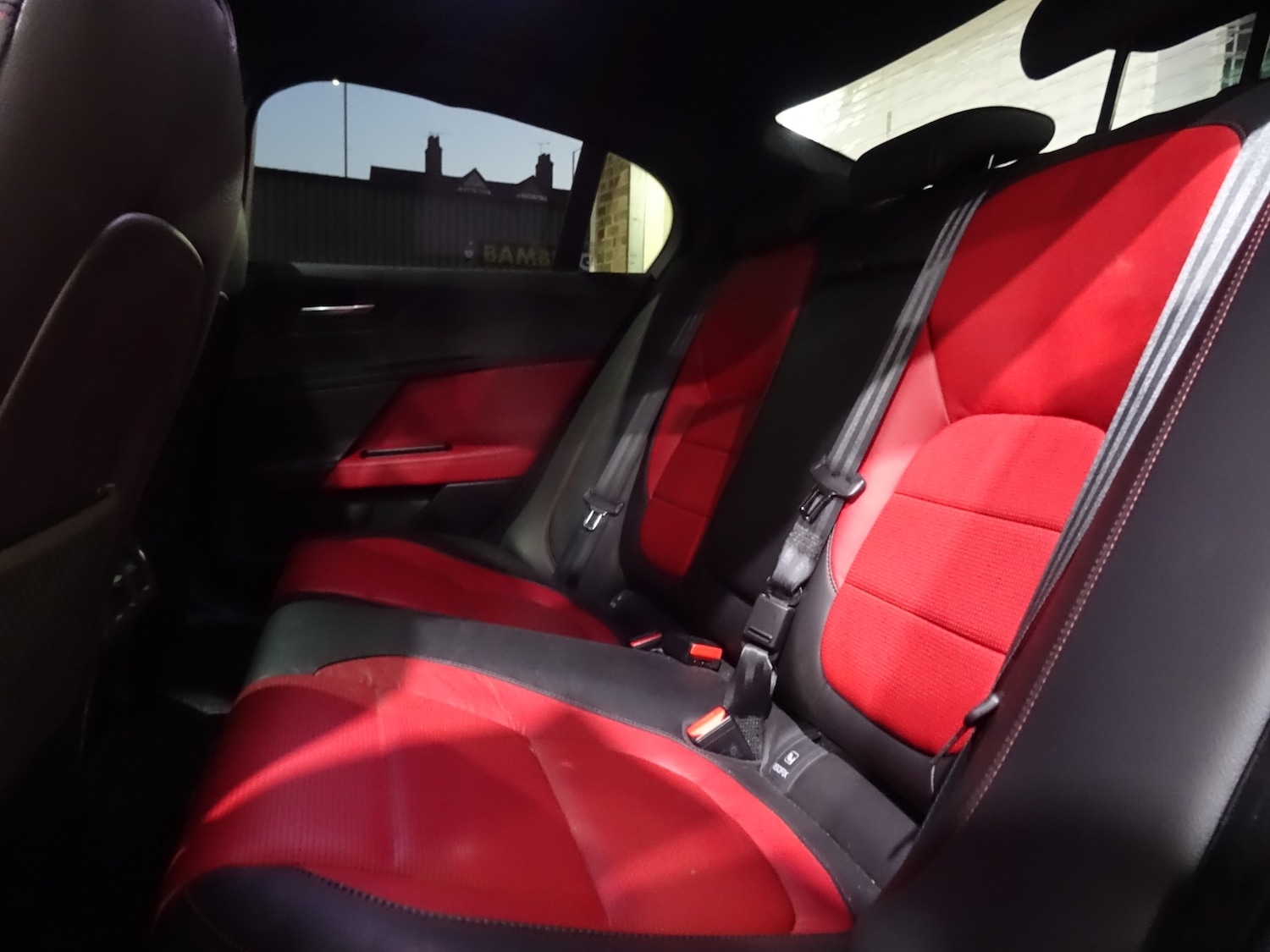 Used Jaguar XE 2015 for sale - 76603027: Photo 4