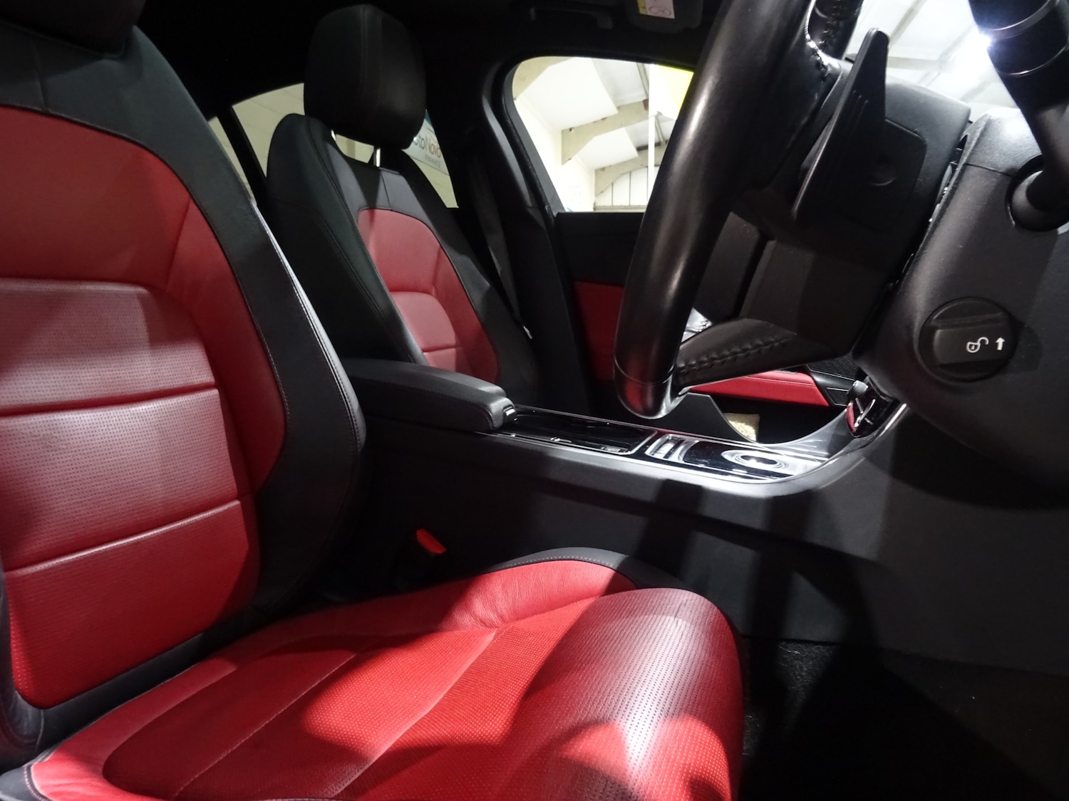 Used Jaguar XE 2015 for sale - 76603027: Photo 6