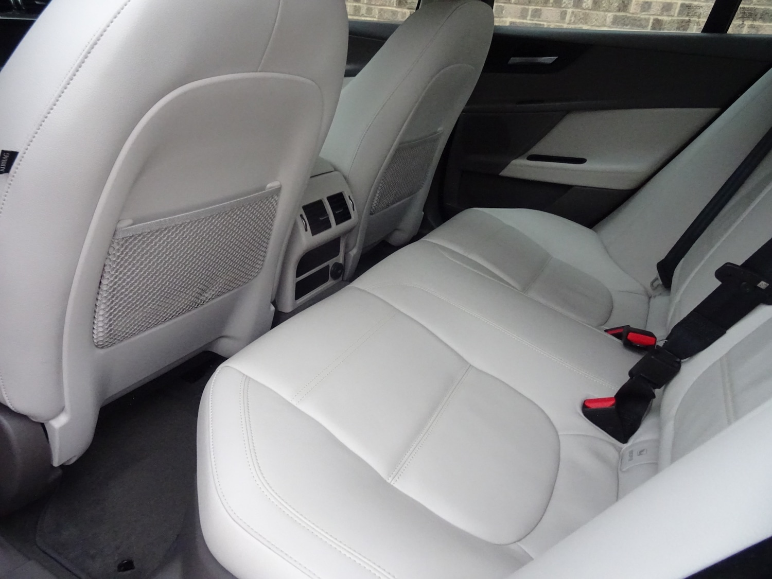 Used Jaguar XE 2015 for sale - 76694274: Photo 29