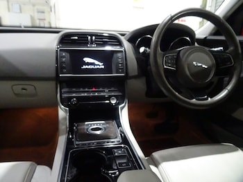 Used Jaguar XE 2015 for sale - 76694274: Photo