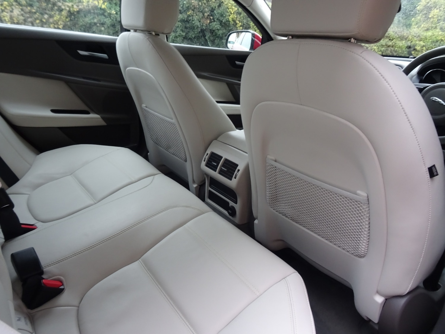 Used Jaguar XE 2015 for sale - 76694274: Photo 30