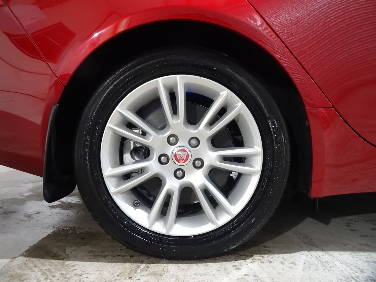 Used Jaguar XE 2015 for sale - 76694274: Photo 40