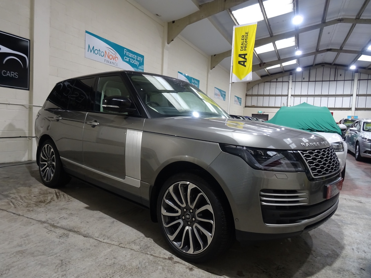 Used Land Rover Range Rover 2019 for sale - 77114430: Photo 1