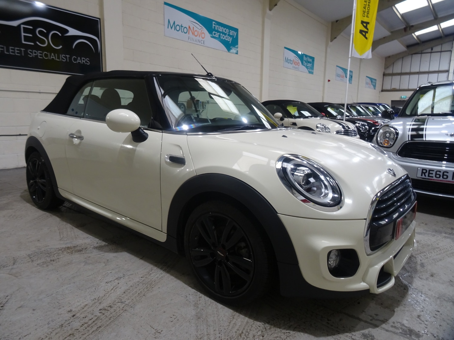 Used MINI Convertible 2018 for sale - 77323726: Photo 11
