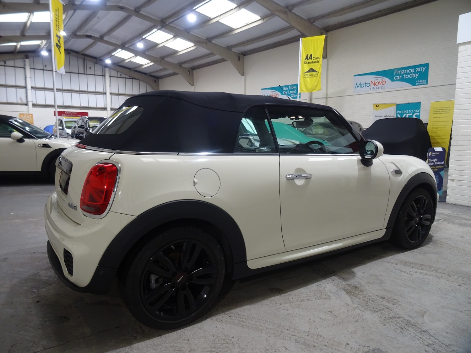Used MINI Convertible 2018 for sale - 77323726: Photo 12
