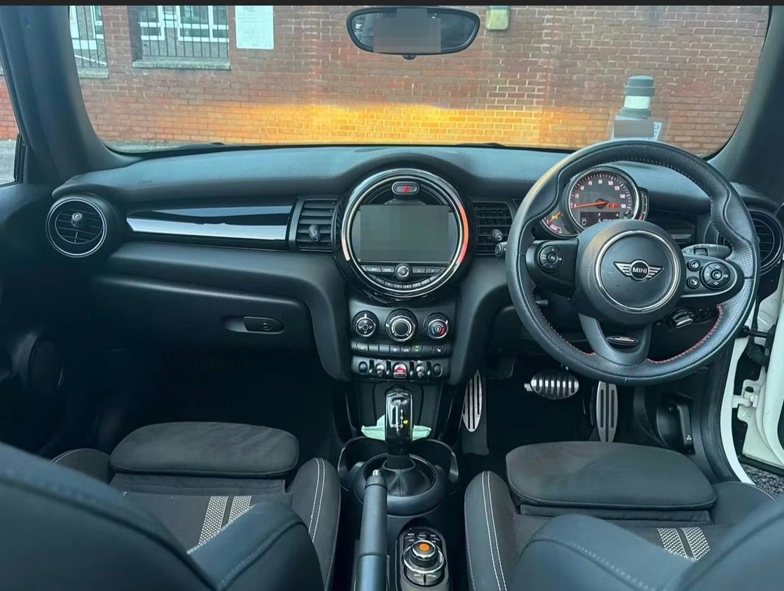 Used MINI Convertible 2018 for sale - 77323726: Photo 2