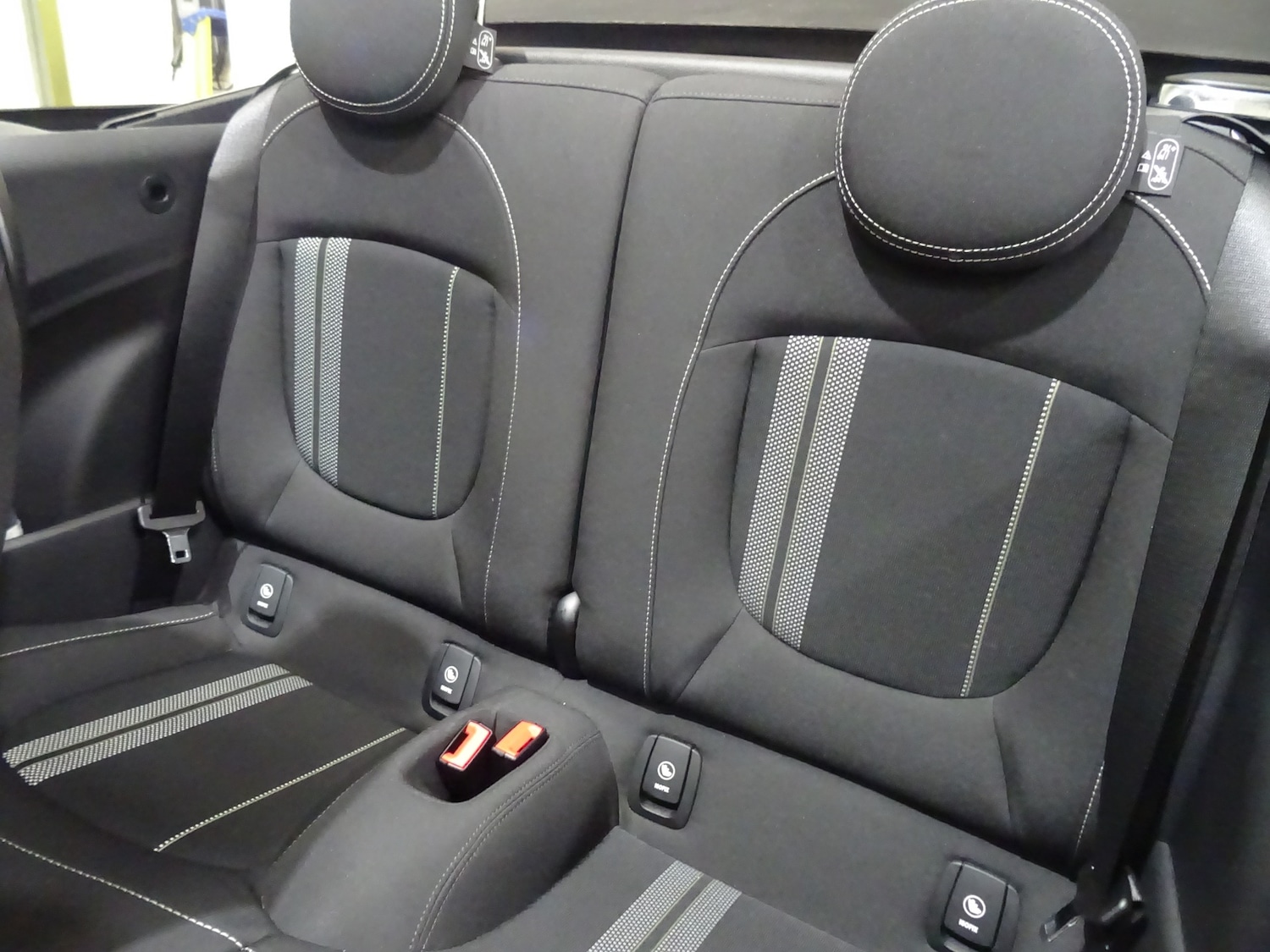 Used MINI Convertible 2018 for sale - 77323726: Photo 3