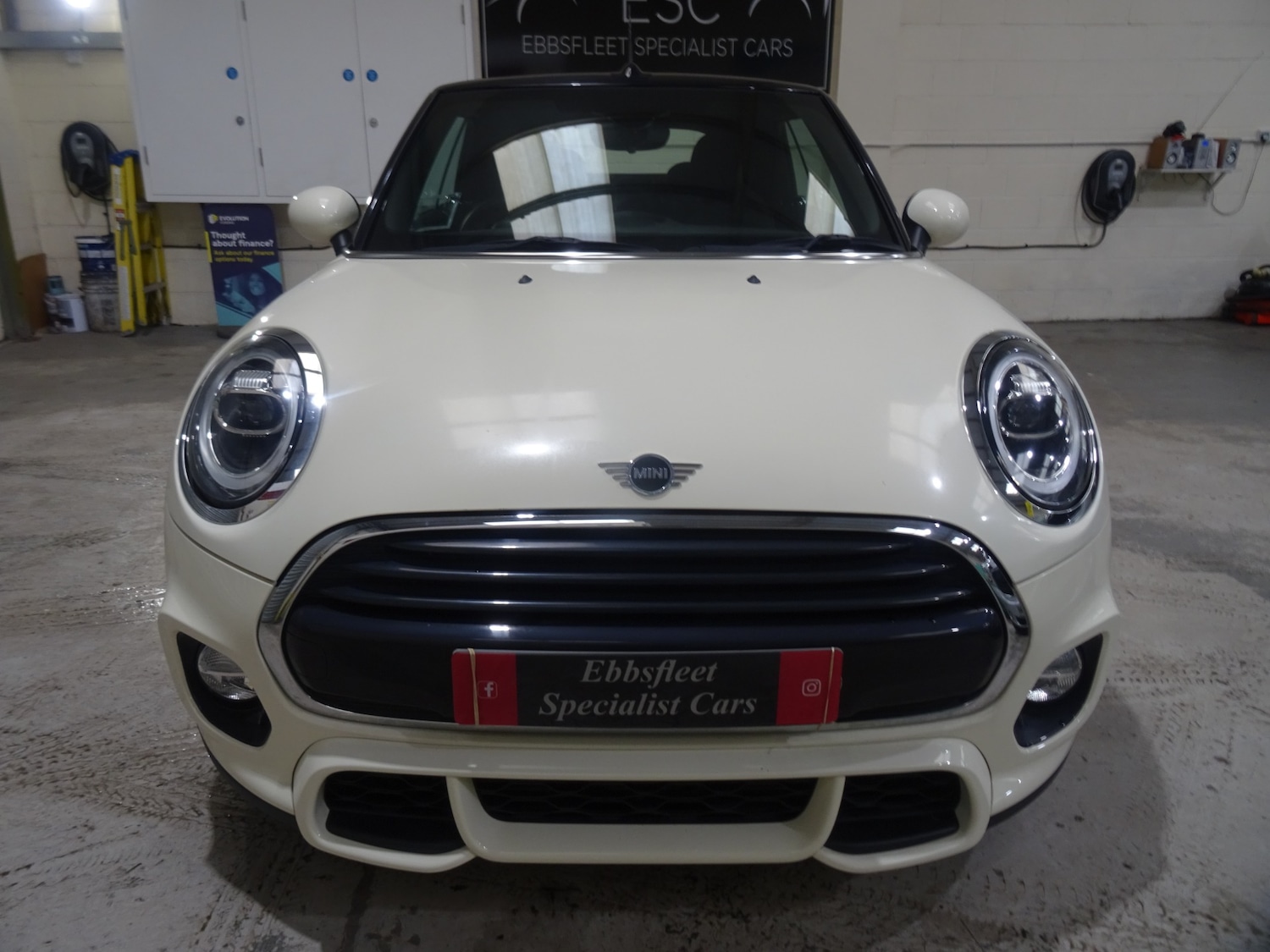 Used MINI Convertible 2018 for sale - 77323726: Photo 6
