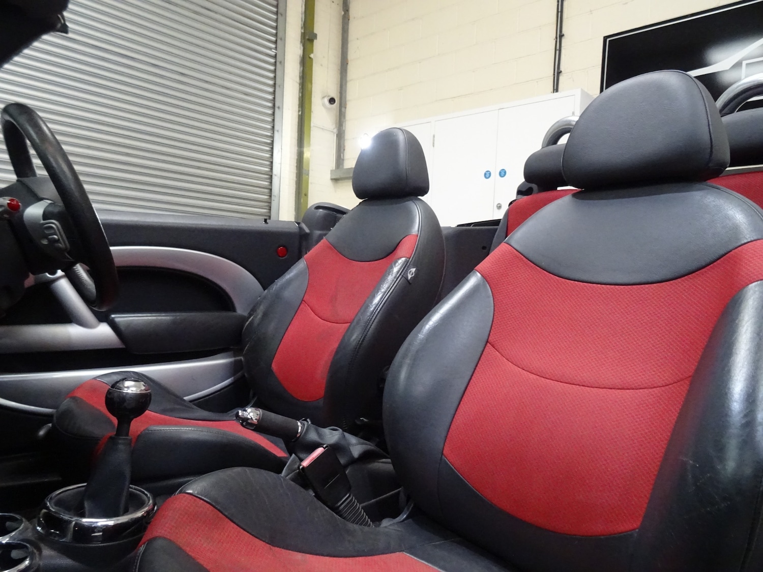 Used MINI Convertible 2008 for sale - 77554953: Photo 2