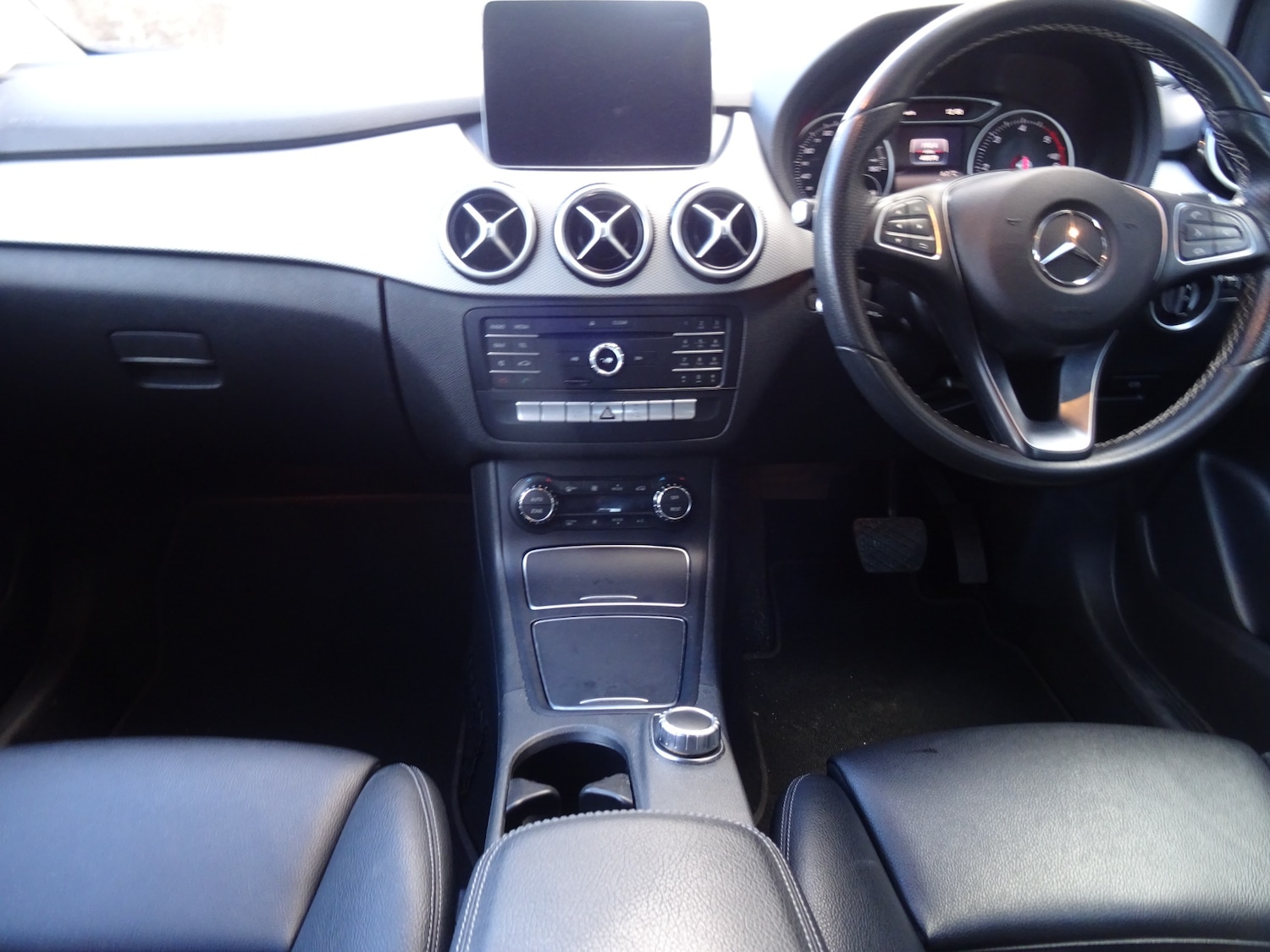 Used Mercedes-Benz B Class 2016 for sale - 77555651: Photo 2