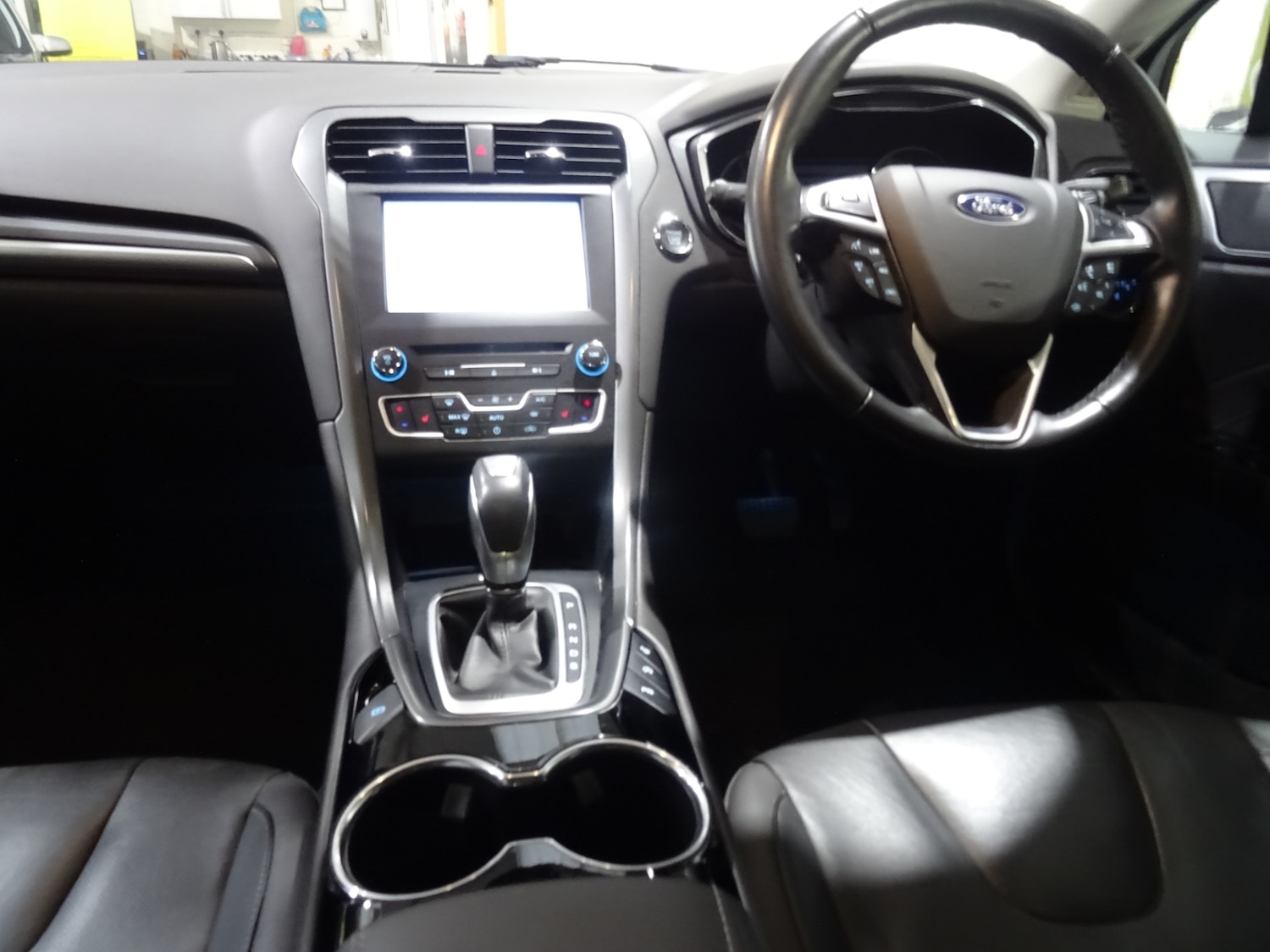 Used Ford Mondeo 2015 for sale - 77033125: Photo 2