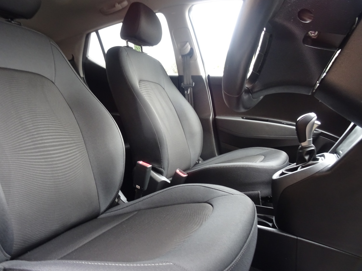 Used Hyundai i10 2020 for sale - 77630172: Photo 31