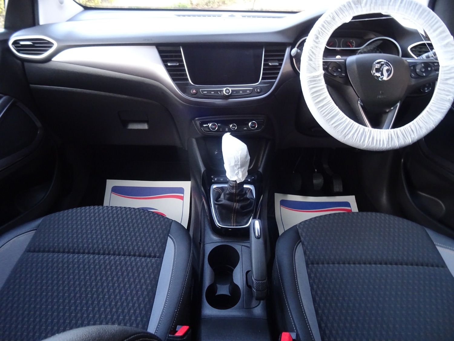 Used Vauxhall Crossland X 2019 for sale - 76817955: Photo 2